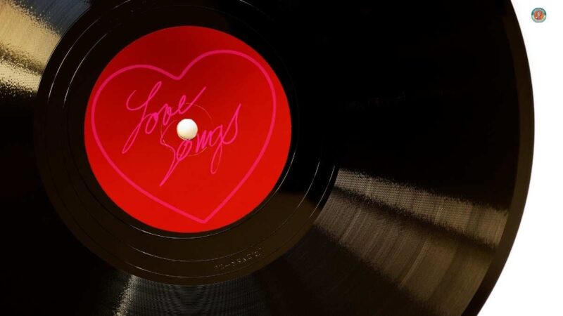 Di industri radio yang kompetitif, playlist bukan sekadar kumpulan lagu—ia adalah 