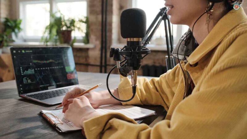Minat generasi muda untuk menekuni profesi penyiar radio kian menurun dalam beberapa tahun terakhir.  - foto ilustrasi