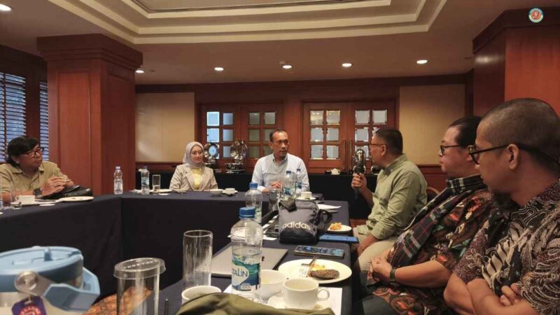 Selasa, 17 Juni 2025, Kementerian Komunikasi dan Digital RI (KOMDIGI) melalui Direktorat Jenderal Komunikasi Publik dan Media, Direktorat Ekosistem Media, menyelenggarakan Focus Group Discussion (FGD) Penyusunan Kajian Kebijakan Ekosistem Media di Aryaduta Menteng, Jakarta. -foto Istimewa