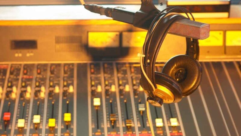 RadioGPT, Alat AI yang Jadi Penyiar Radio