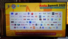 FDR Radio Summit 2025 menegaskan radio tetap relevan dengan 16 juta pendengar serta dorongan kuat dari Kemenkraf untuk bertransformasi.