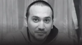 Aktor Gary Iskak meninggal dunia pada Sabtu (29/11/2025) pukul 09.24 WIB di RS Suyoto setelah mengalami kecelakaan sepeda motor, dikonfirmasi oleh rekan sesama artis Ade Jigo dan pihak keluarga. - foto istimewa