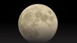 Fenomena Supermoon Cold Moon Hiasi Langit Desember 2025 pada 4-5 Desember. Bulan terlihat lebih besar dan terang (Purnama Perige) saat jarak Bulan terdekat dari Bumi.