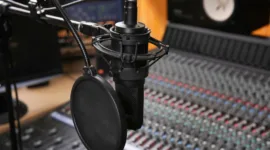 Cara Menafsirkan Naskah VO: Kapan Harus Ceria atau Serius