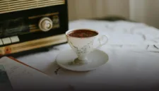 Daftar 25 soal dan jawaban dunia radio ini disusun untuk membantu calon praktisi memahami aspek teknis dan legalitas penyiaran.