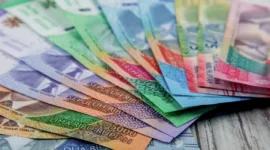 PPh 21 ditanggung pemerintah 2026 berlaku bagi pekerja bergaji hingga Rp10 juta di sektor tertentu. Kebijakan ini untuk menjaga daya beli dan stabilitas ekonomi.