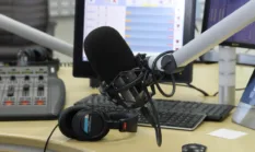 Adaptasi Radio di Era Digital: Peluang Simulcast dan Tantangan Fragmentasi Audiens 2026