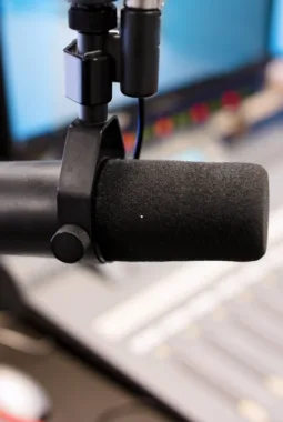 Strategi Jitu Memilih Jam Siaran Terbaik untuk Iklan Radio yang Menghasilkan Penjualan!